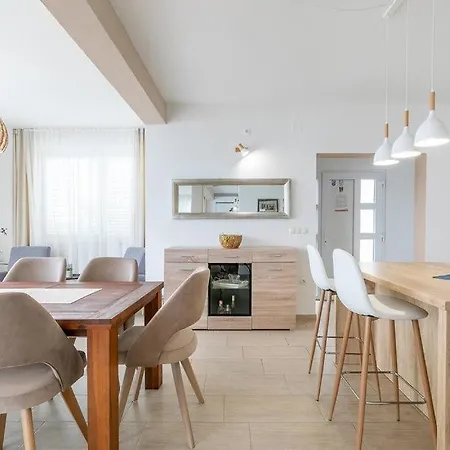 Rania - Korcula By Guide *