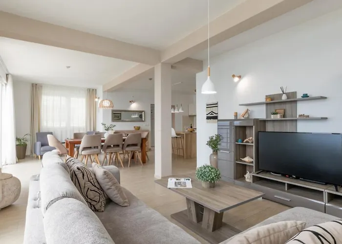 Rania - Korcula By Guide