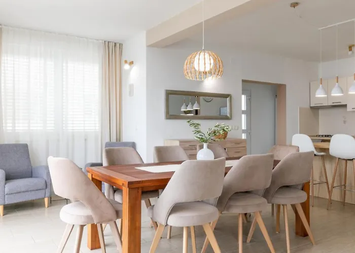 Rania - Korcula By Guide Villa Blato (Korcula)